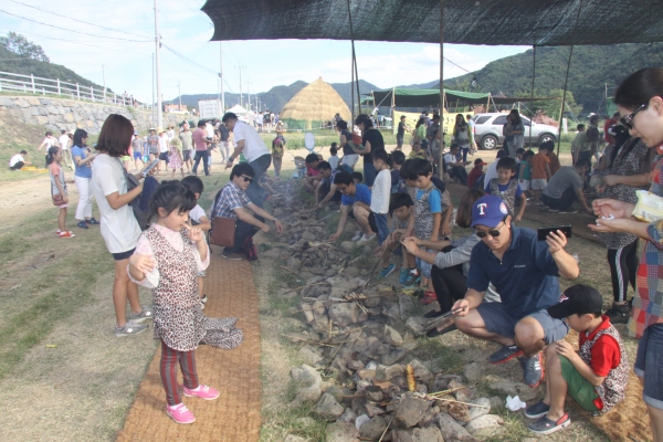 석장리 세계구석기 축제, 연일 많은 인파 방문 이미지